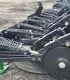 Посевной комплекс John Deere 730, 10,9 м + бункер 1910, 2013 г.в., полный кап.ремонт б/у - 9