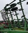 Культиватор John Deere 980, 11,2 м, с пальцевой бороной, б/у - 4