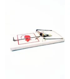 Ловля крыс (дерево+металл), 15х7 см
