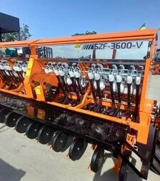 Сівалка зернова Favorit СЗФ 3,600-06V з прикочуючими колесами