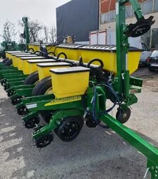 Сівалка пневматична АГРО СПЕЦСЕРВІС ПЛАНТЕР 8-70SD TRACK, з транспортним візком та сухими добривами