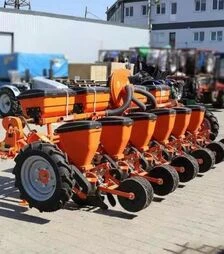 Сівалка просапна навісна Favorit УПС-6 VESNA