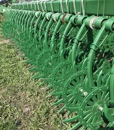 Борона ротаційна навісна John Deere 400, 4,5 м, 54 диски, б/в
