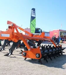 Глубокорыхлитель навесной Агро ВМ FORTIS TITAN - 2500, 5 стоек 85 см, двойной каток