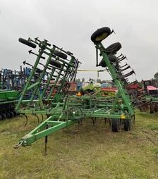 Культиватор John Deere 980, 11,2 м, з пальцевою бороною, б/в