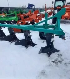 Плуг Цеховик-Агро ПЛН-4-35, висока стійка, пластикові відвали, з кутознімом