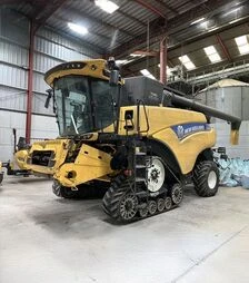 Зернозбиральний комбайн New Holland CR 9.80 2017 р.в., б/в