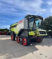 Зернозбиральний комбайн Claas Lexion 8900 TT