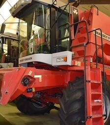 Зернозбиральний комбайн Massey Ferguson MF 40, 1999 р.в, 2100 м/год, б/в