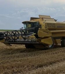 Зернозбиральний комбайн New Holland TF 78, 2002 р.в, 2747 м/год, б/в