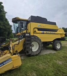 Зерноуборочный комбайн New Holland CS6080, 2008 г.в, 2680 м/ч, б/у
