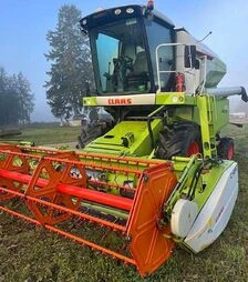 Зернозбиральний комбайн Claas Avero 160, 2013 р.в, 1881 м/год, б/в