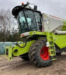 Зернозбиральний комбайн Claas Avero 240, 2010 р.в, 2700 м/год, б/в