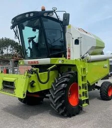 Зернозбиральний комбайн Claas Avero 240, 2011 р.в, 1721 м/год, б/в