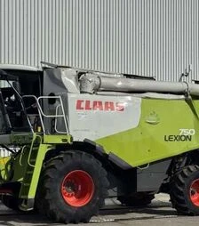 Зерноуборочный комбайн Claas Lexion 750, 2012 г.в, 3211 м/ч, б/у
