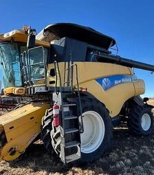 Зернозбиральний комбайн New Holland CR 9080, 2011 р.в, 2407 м/год, б/в