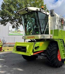 Зерноуборочный комбайн Claas Medion 310, 2006 г.в, 2037 м/ч, б/у