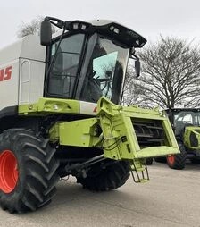 Зернозбиральний комбайн Claas Lexion 530 Montana, 2004 р.в, 3327 м/год, б/в