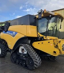 Зернозбиральний комбайн New Holland CR 9070, 2013 р.в, 2807 м/год, б/в