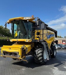 Зернозбиральний комбайн New Holland CX 820, 2004 р.в, 2411 м/год, б/в