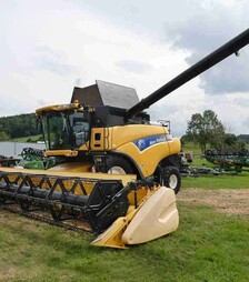 Зернозбиральний комбайн New Holland CR 9090, 2011 р.в, 2200 м/год, б/в