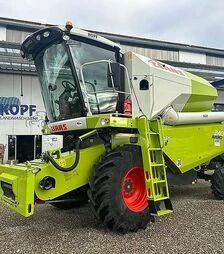 Зернозбиральний комбайн Claas Avero 240, 2021 р.в, 203 м/год, б/в