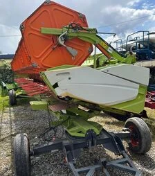Жниварка зернова Claas Vario 900, 2011 р.в, з транспортним візком, б/в