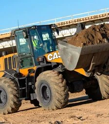 Фронтальный погрузчик CASE 821F