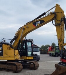 Экскаватор гусеничный CATERPILLAR 325 FL, 2018 г.в., 7680 м/ч, б/у
