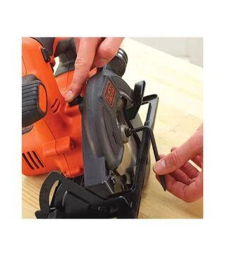 Дисковая (циркулярная) аккумуляторная пила BLACK+DECKER 18 В, &Oslash;140 мм, без АКБ и ЗП