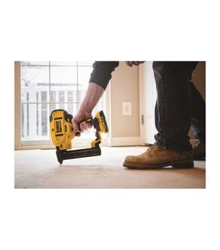 Электростеплер аккумуляторный DeWALT DCN681D2, XR Li-Ion 18 В, 2 А*ч, в кейсе