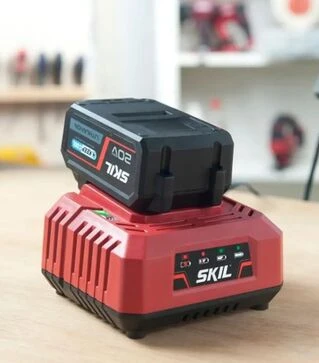 Зарядное устройство SKIL 2,4 A, 20 В, 220-240 В, 50-60 Гц (CR1E3122A)