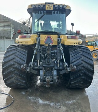 Гусеничный трактор Challenger MT 765 E, 2016 г.в, 8447 м/ч, б/у