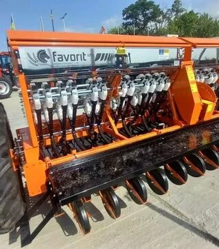 Сеялка зерновая Favorit СЗФ 3,600-06V с прикатывающими колесами