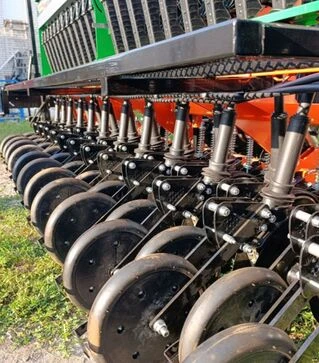 Сівалка навісна UTERRA MAXIMA GT-3600, 24 сошники, варіатор, пружинні загортачі
