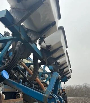 Сеялка пневматическая Kinze 3650, с маркерами, б/у