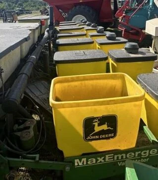 Сівалка пневматична John Deere 1750 8- рядна, б/в