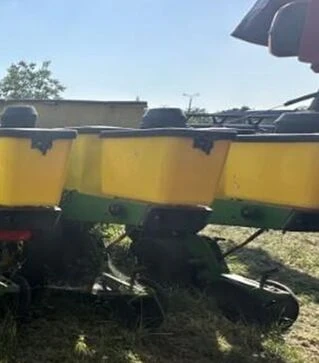 Сівалка пневматична John Deere 1750 8- рядна, б/в