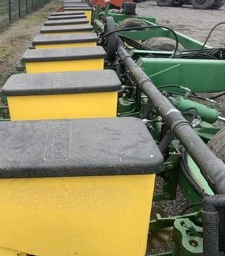 Сівалка вакуумна причіпна John Deere 1780 8-рядна, б/в