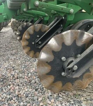 Сеялка прицепная John Deere 1780 8-рядная, б/у