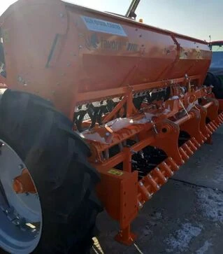 Сеялка зернотуковая Favorit СЗФ 3,600-V