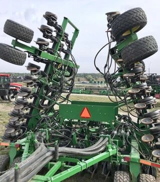 Посівний комплекс пневматичний John Deere 1890 + бункер 1910, 2011 р.в, б/в