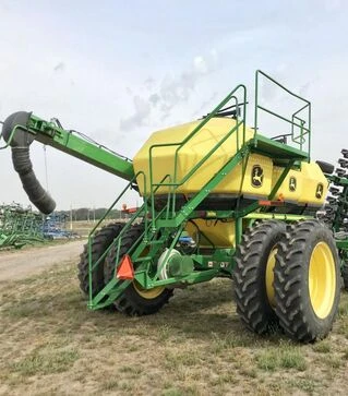 Посівний комплекс пневматичний John Deere 1890 + бункер 1910, 2011 р.в, б/в