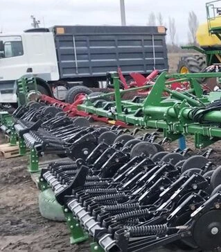 Посевной комплекс John Deere 730, 10,9 м + бункер 1910, 2013 г.в., полный кап.ремонт б/у