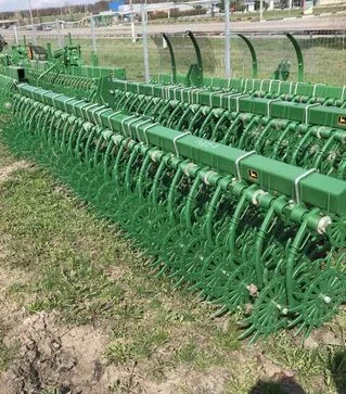 Борона ротаційна навісна John Deere 400, 4,5 м, 54 диски, б/в