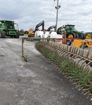 Борона ротаційна John Deere 400, 9,1 м, з опорними колесами, б/в