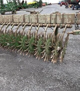 Борона ротаційна John Deere 400, 9,1 м, з опорними колесами, б/в