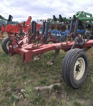 Глибокорозпушувач навісний Case IH 14, 6 лап, опорні колеса, б/в