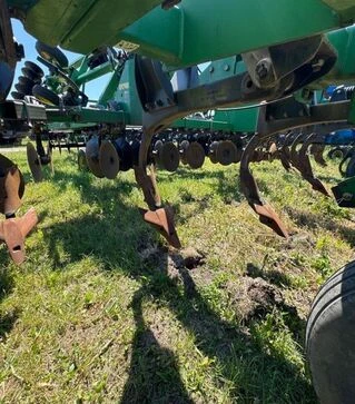 Глубокорыхлитель дисковый John Deere 2700, 7 стоек, гладкие диски, б/у