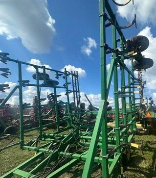 Культиватор John Deere 1000, 11,2 м, з пружинною бороною, б/в